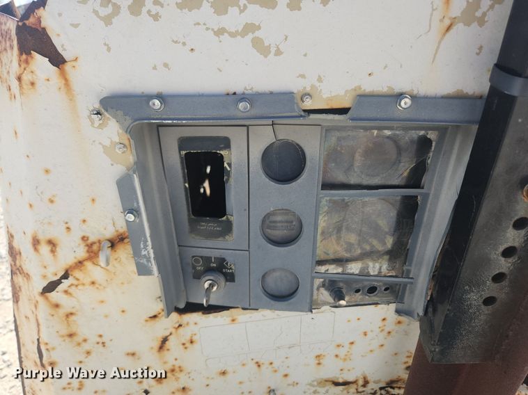 image for item MW9691 1999 Ingersoll Rand P185WJD  air compressor