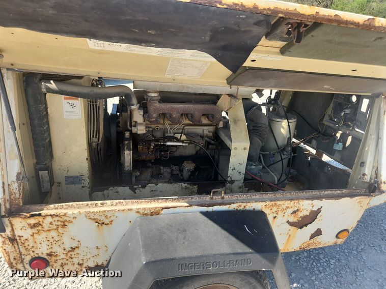image for item MW9691 1999 Ingersoll Rand P185WJD  air compressor