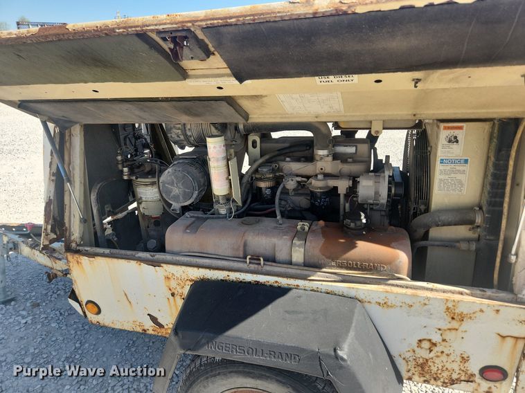 image for item MW9691 1999 Ingersoll Rand P185WJD  air compressor