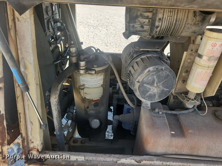 image for item MW9691 1999 Ingersoll Rand P185WJD  air compressor