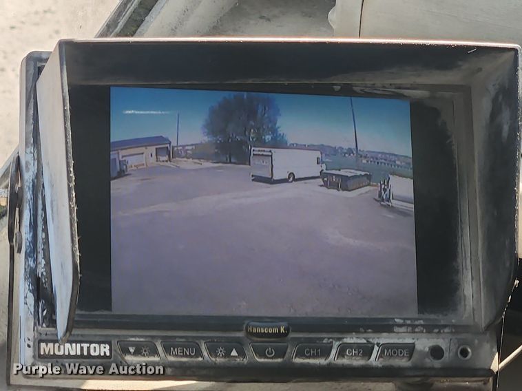 image for item MW9705 2003 Freightliner MT45  delivery van