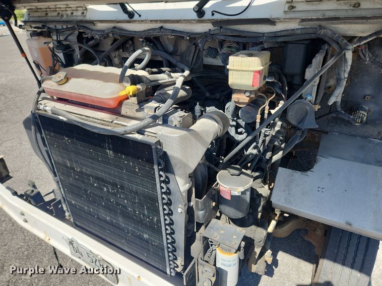 image for item MW9705 2003 Freightliner MT45  delivery van