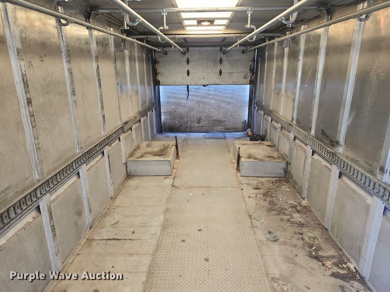 image for item MW9705 2003 Freightliner MT45  delivery van