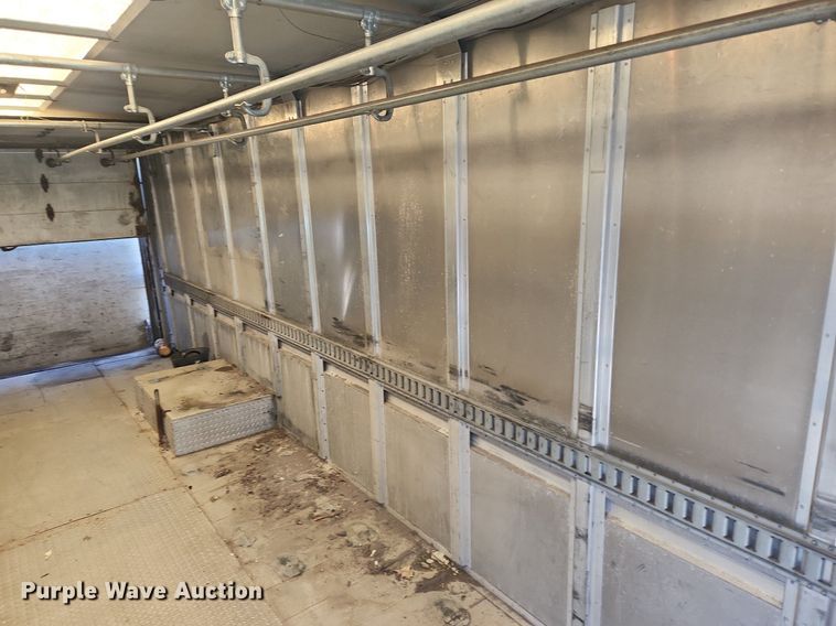 image for item MW9705 2003 Freightliner MT45  delivery van