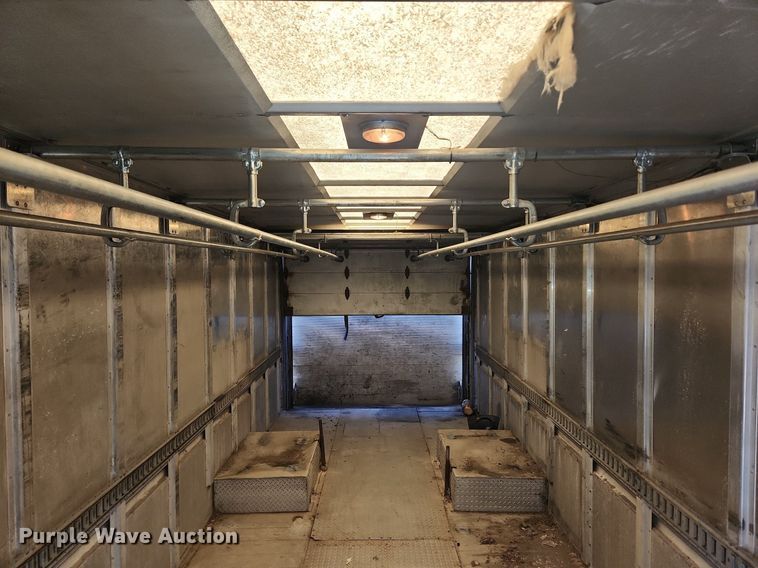 image for item MW9705 2003 Freightliner MT45  delivery van