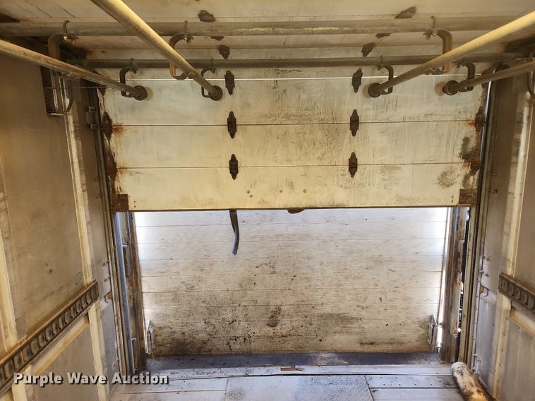 image for item MW9705 2003 Freightliner MT45  delivery van