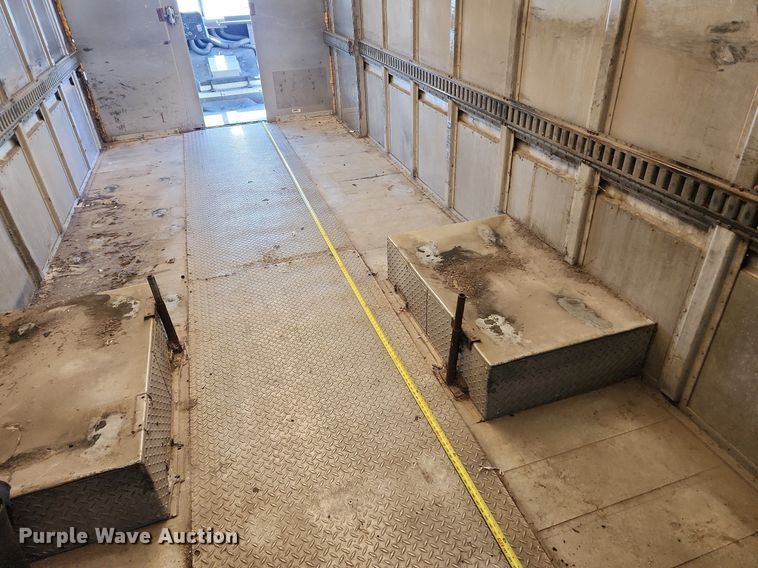 image for item MW9705 2003 Freightliner MT45  delivery van