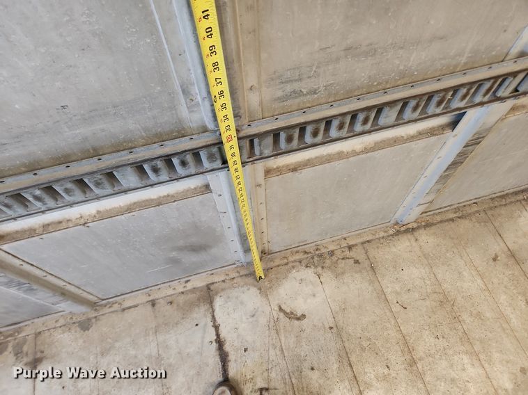 image for item MW9705 2003 Freightliner MT45  delivery van