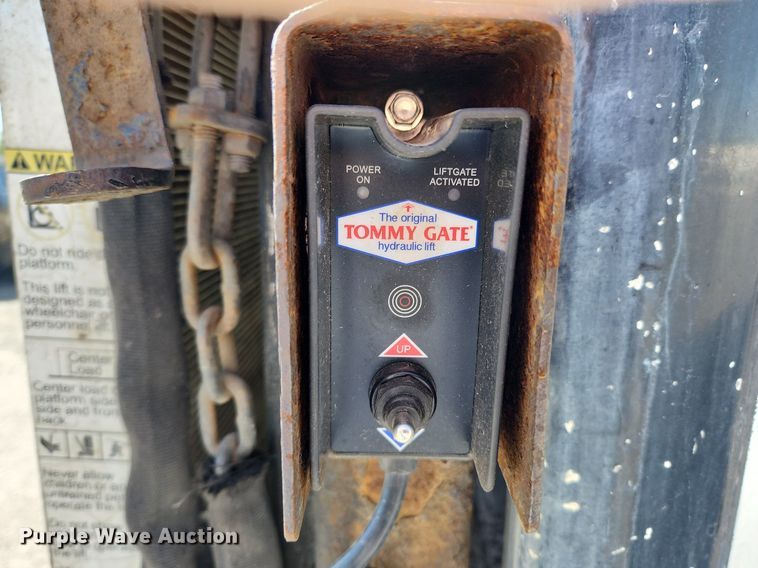 image for item MW9705 2003 Freightliner MT45  delivery van