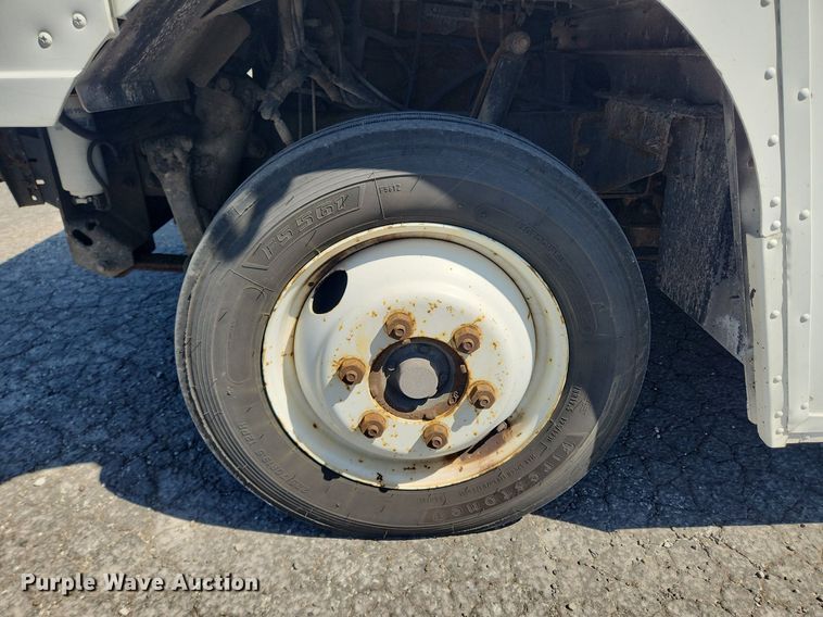 image for item MW9705 2003 Freightliner MT45  delivery van