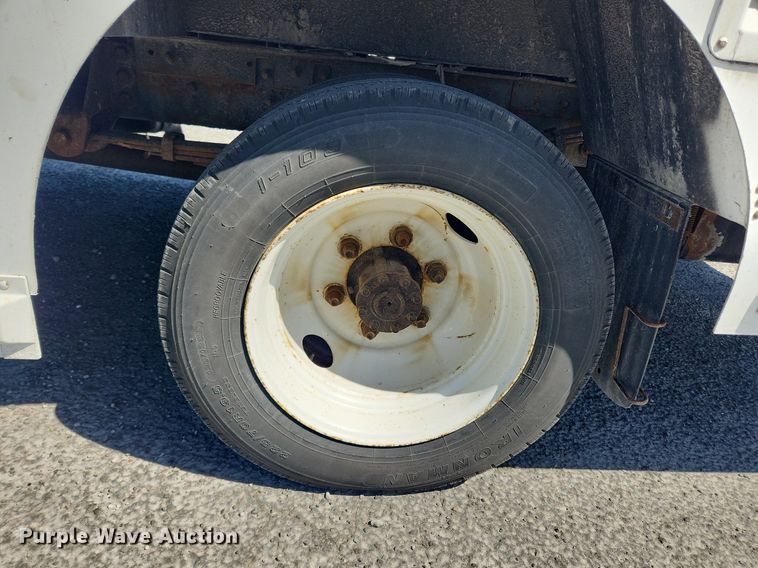 image for item MW9705 2003 Freightliner MT45  delivery van