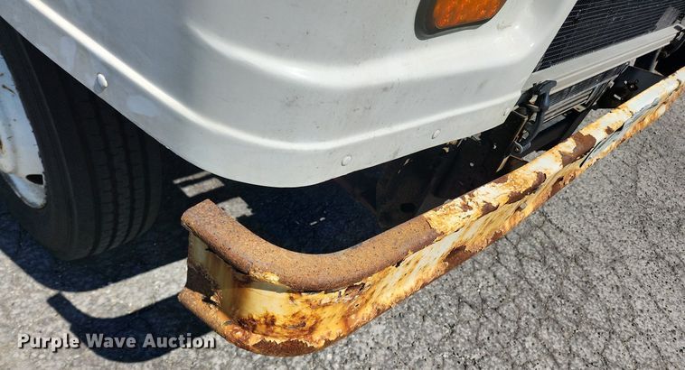 image for item MW9706 2003 Freightliner MT45  delivery van