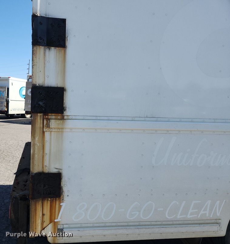 image for item MW9706 2003 Freightliner MT45  delivery van