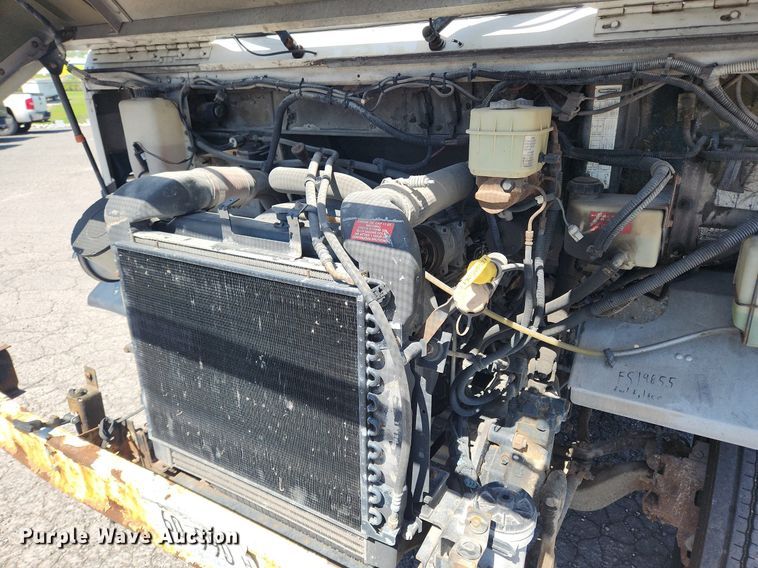 image for item MW9706 2003 Freightliner MT45  delivery van