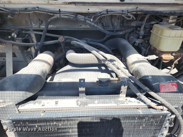 image for item MW9706 2003 Freightliner MT45  delivery van