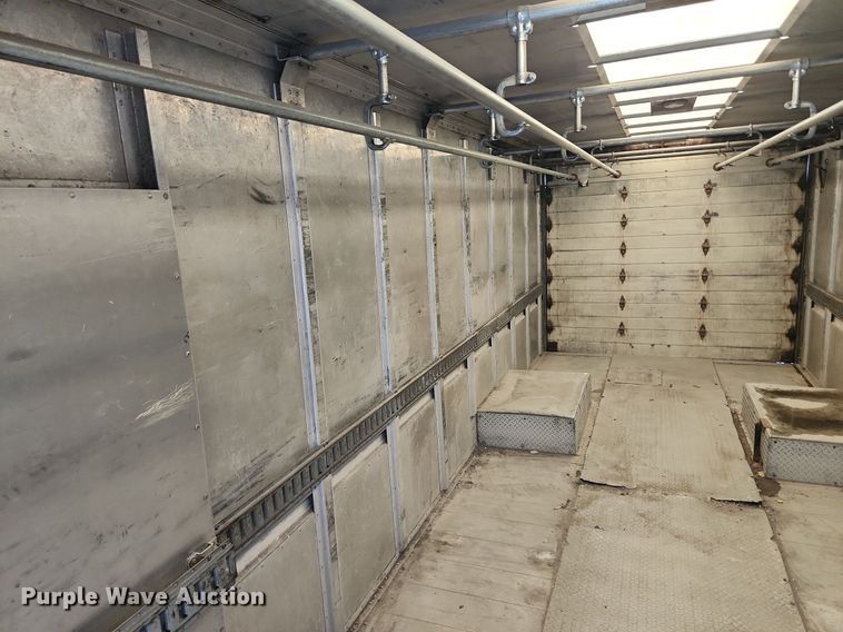 image for item MW9706 2003 Freightliner MT45  delivery van