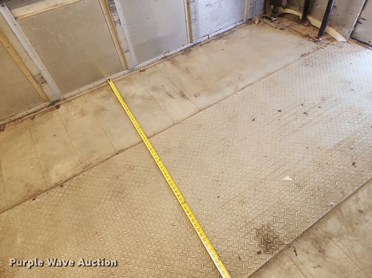 image for item MW9706 2003 Freightliner MT45  delivery van