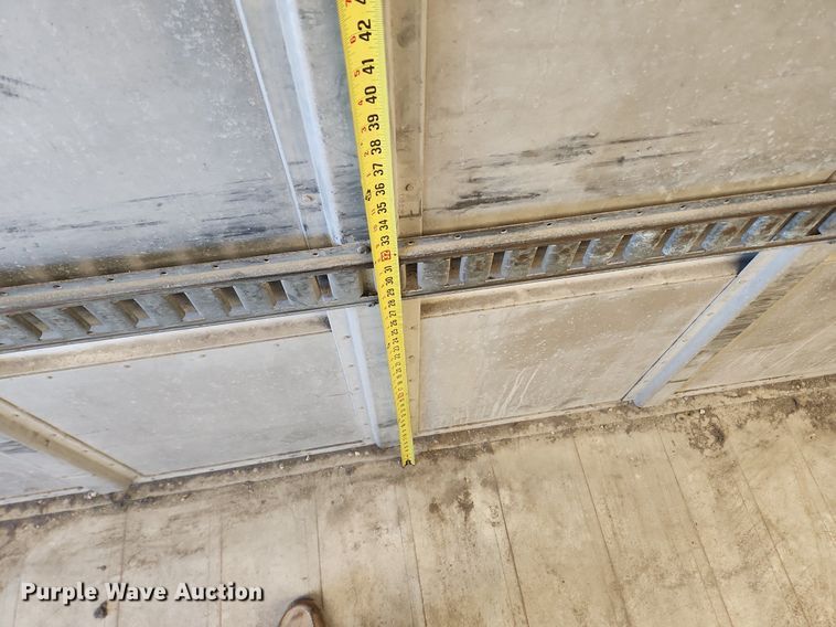 image for item MW9706 2003 Freightliner MT45  delivery van