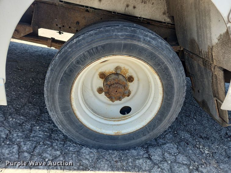 image for item MW9706 2003 Freightliner MT45  delivery van