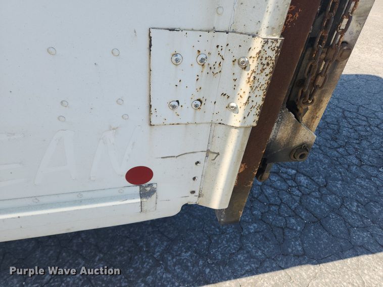 image for item MW9707 2002 Freightliner MT45  delivery van