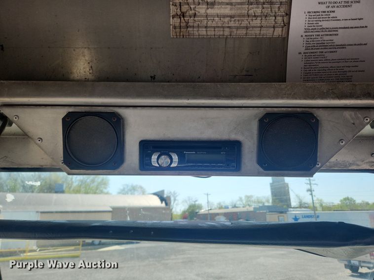 image for item MW9707 2002 Freightliner MT45  delivery van