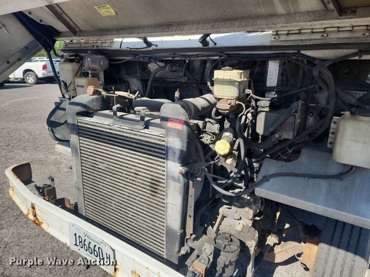 image for item MW9707 2002 Freightliner MT45  delivery van