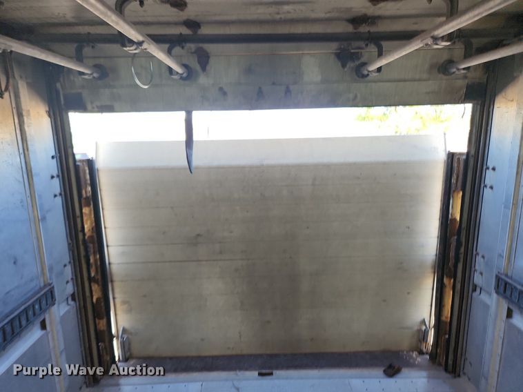 image for item MW9707 2002 Freightliner MT45  delivery van