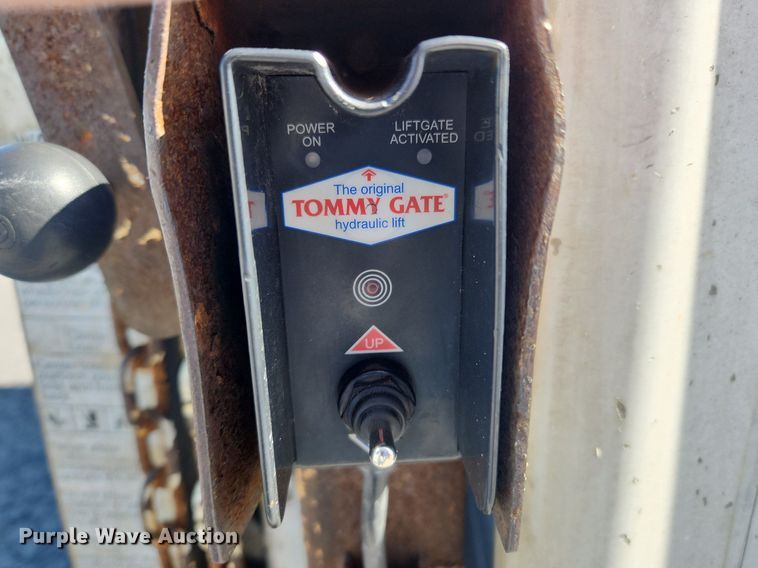 image for item MW9707 2002 Freightliner MT45  delivery van