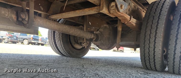 image for item MW9707 2002 Freightliner MT45  delivery van