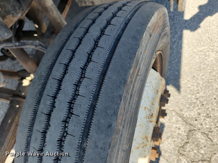 image for item MW9707 2002 Freightliner MT45  delivery van