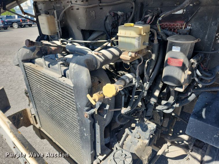 image for item MW9708 2000 Freightliner MT45  delivery van