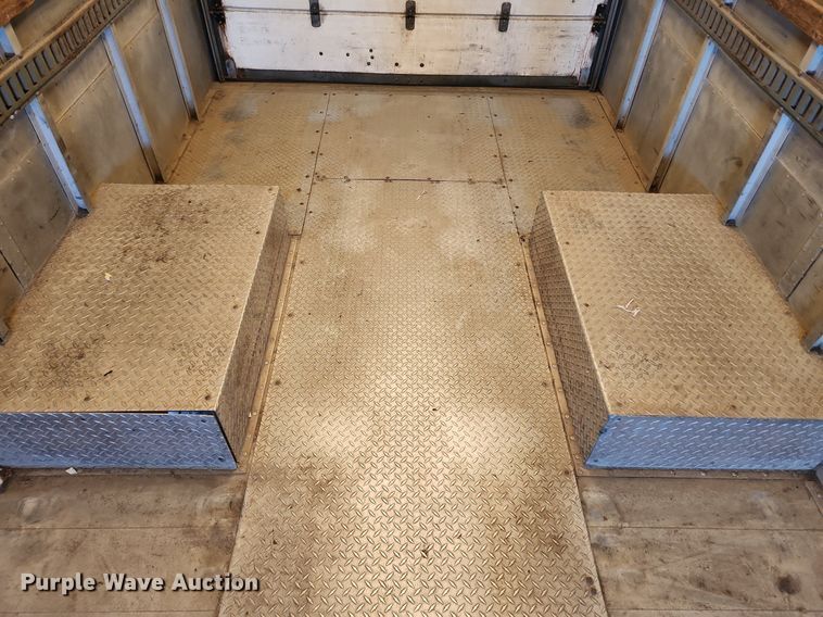 image for item MW9708 2000 Freightliner MT45  delivery van