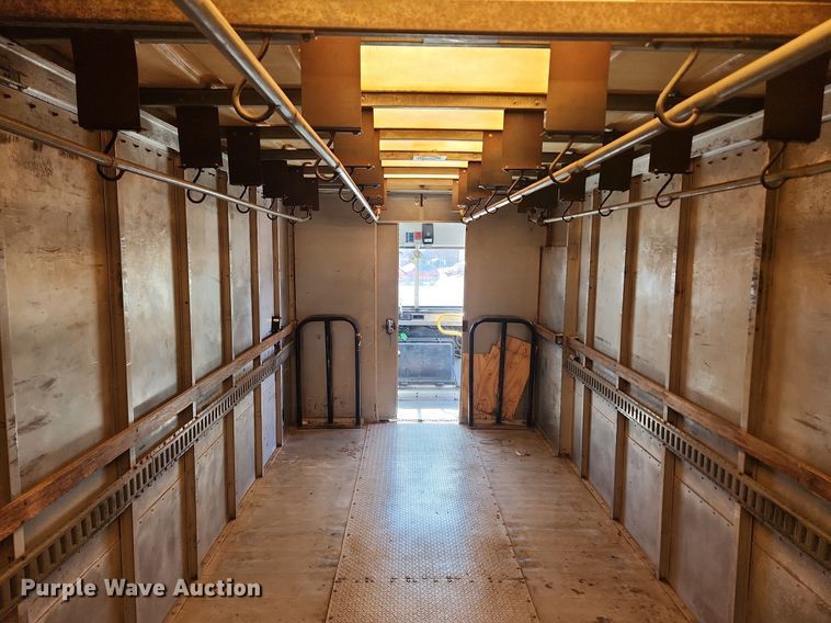 image for item MW9708 2000 Freightliner MT45  delivery van