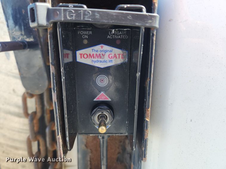 image for item MW9708 2000 Freightliner MT45  delivery van