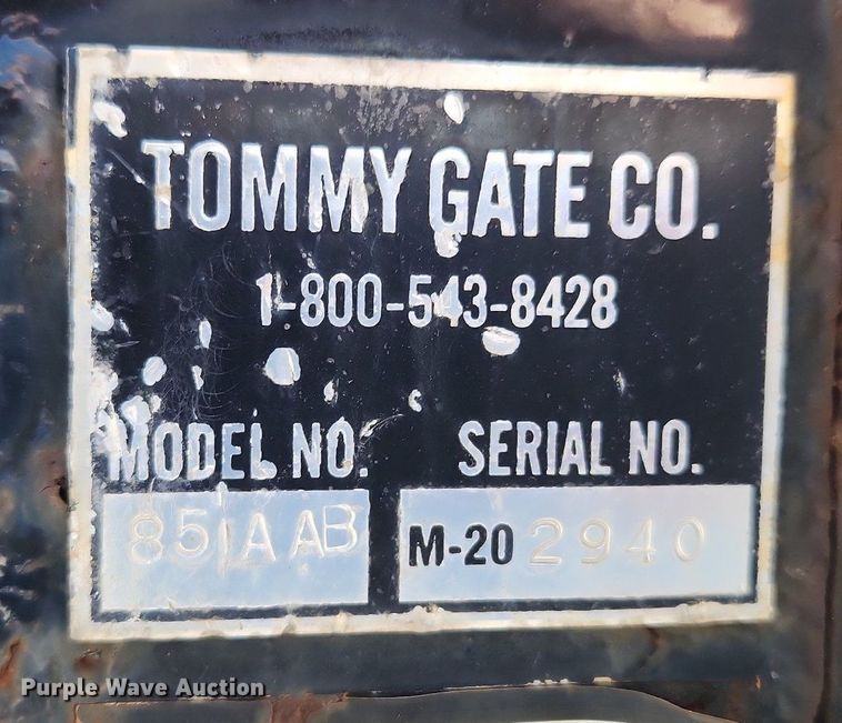 image for item MW9708 2000 Freightliner MT45  delivery van