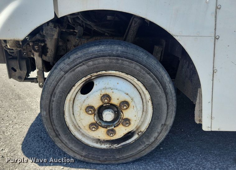 image for item MW9708 2000 Freightliner MT45  delivery van