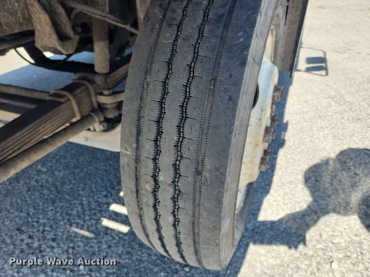 image for item MW9708 2000 Freightliner MT45  delivery van