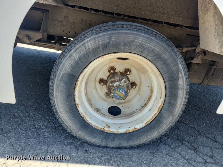 image for item MW9708 2000 Freightliner MT45  delivery van