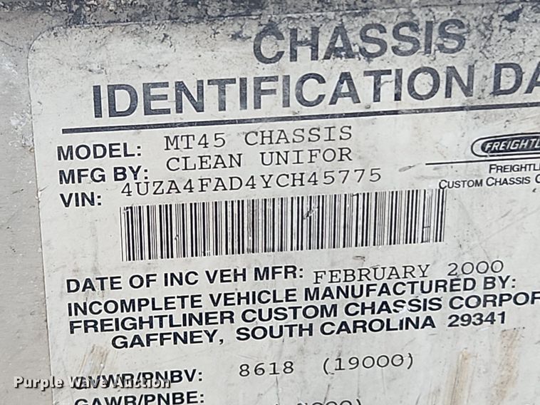 image for item MW9708 2000 Freightliner MT45  delivery van