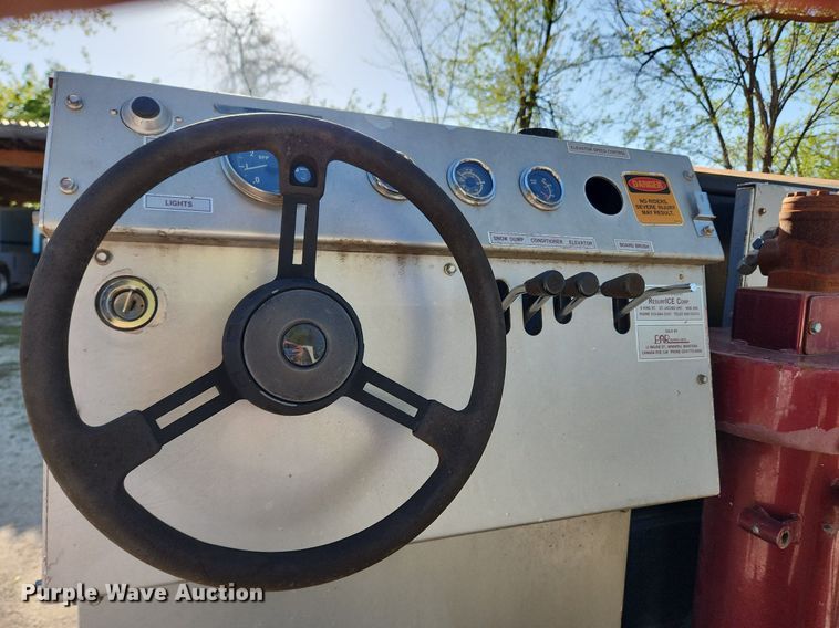 image for item MW9711 Olympia XL100  ice resurfacer