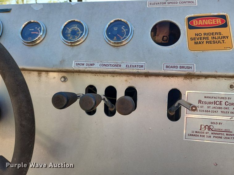 image for item MW9711 Olympia XL100  ice resurfacer