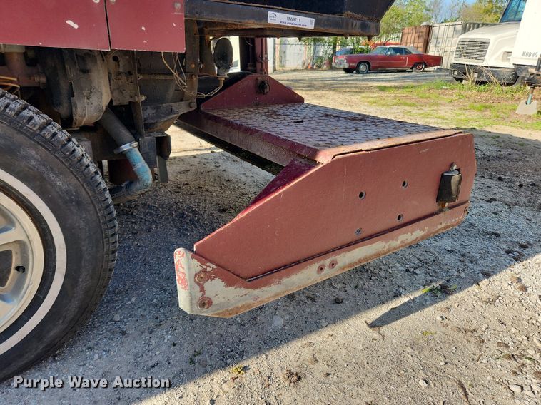 image for item MW9711 Olympia XL100  ice resurfacer