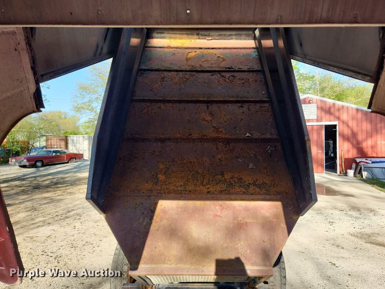 image for item MW9711 Olympia XL100  ice resurfacer