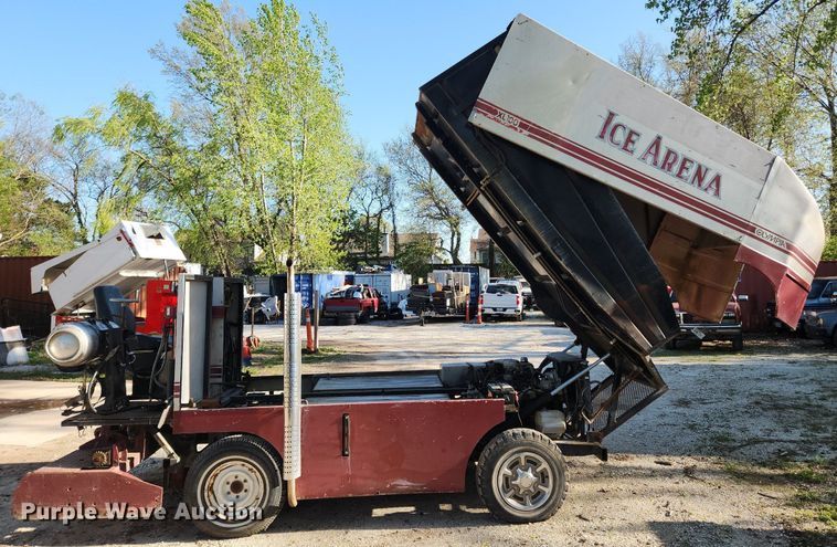 image for item MW9711 Olympia XL100  ice resurfacer