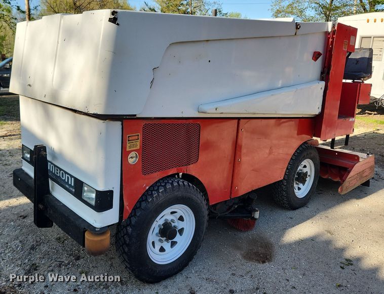 image for item MW9712 Zamboni 500  ice resurfacer