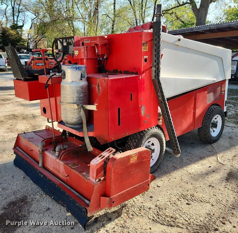 image for item MW9712 Zamboni 500  ice resurfacer