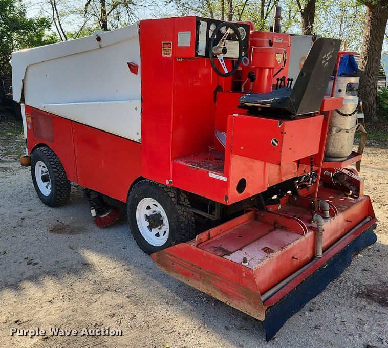 image for item MW9712 Zamboni 500  ice resurfacer