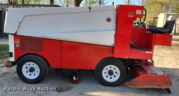 image for item MW9712 Zamboni 500  ice resurfacer