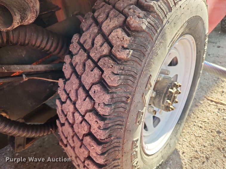 image for item MW9712 Zamboni 500  ice resurfacer