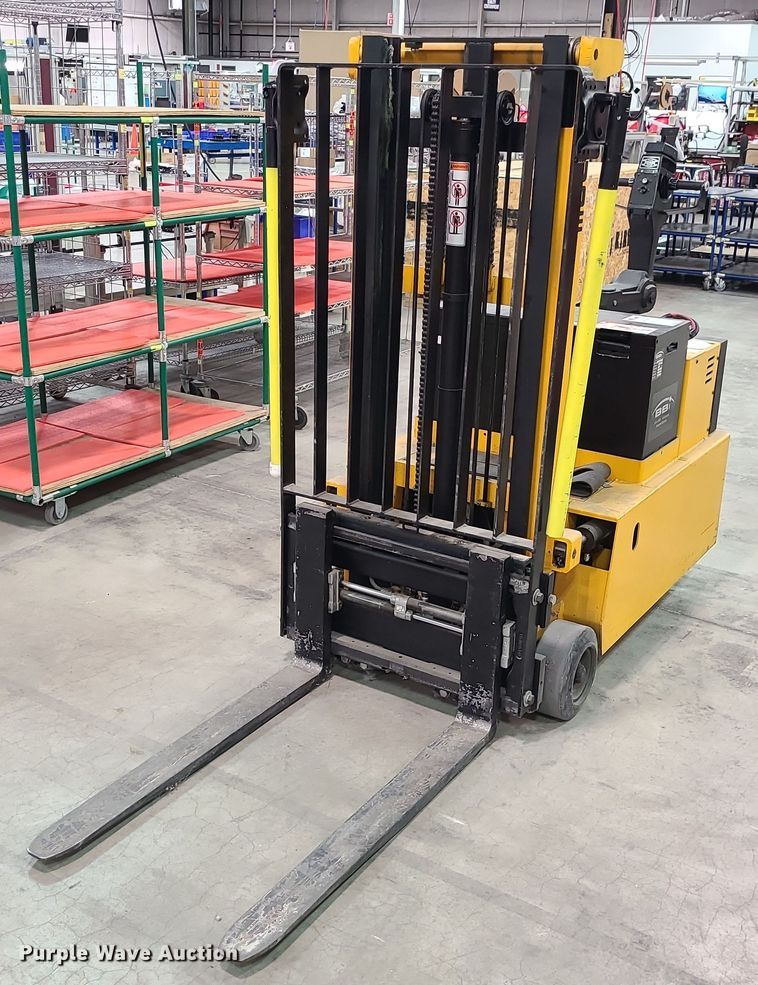 image for item MX9673 Big Joe PDC-30-106  forklift